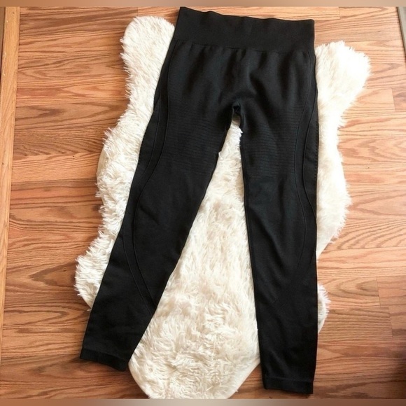 SHEIN Pants - Shein Black Seamless Workout Leggings *Medium
